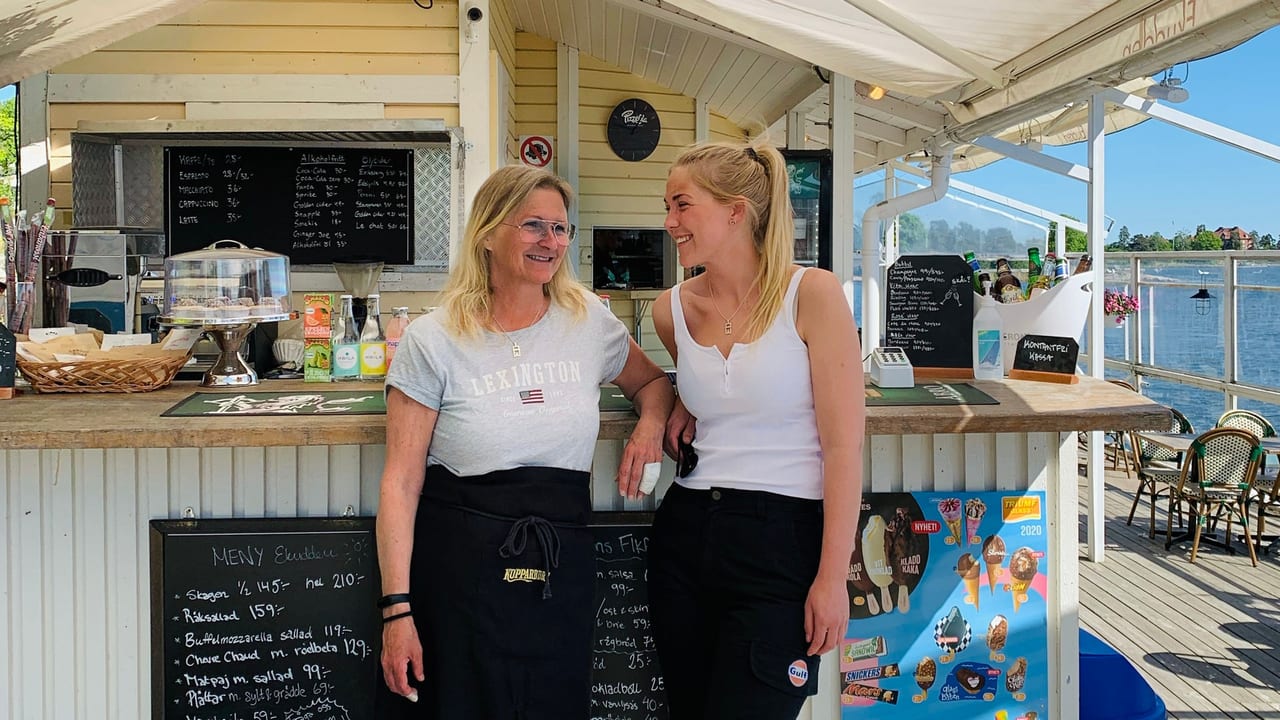 Bryggan utanför Café Ekudden en sommardag